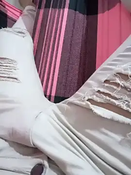 maikinhopL online show from March 11, 2025, 4:32 am