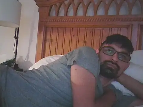 Snapshot of spence204011 chatting on October 23, 2025, 3:28 am spence204011 online show from October 23, 2025, 3:28 am