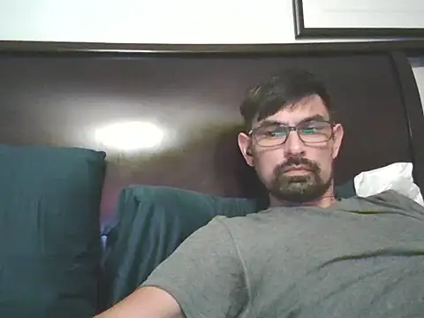 Snapshot of spence204011 chatting on November 8, 2025, 2:56 am spence204011 online show from November 8, 2025, 2:56 am