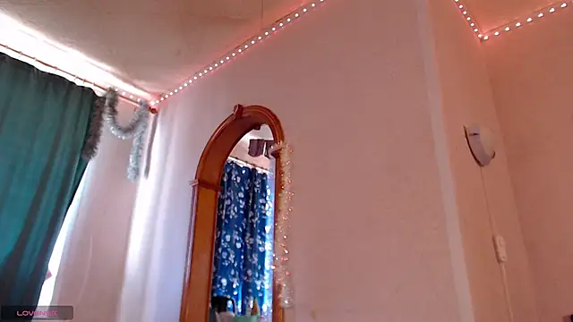 VanessaLincum online show from May 4, 2026, 7:26 am