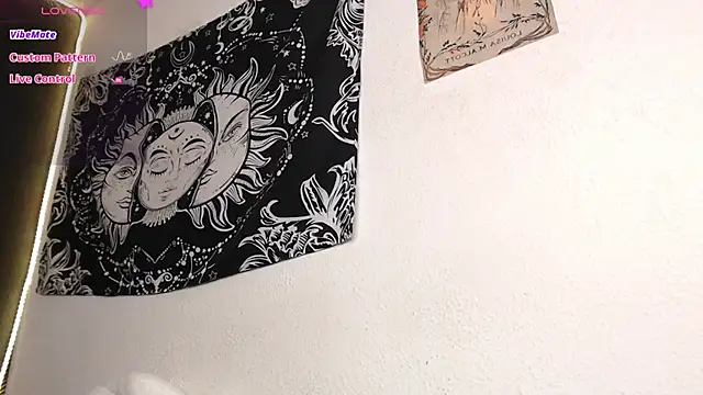 niakat  online show from November 12, 2025, 5:13 pm