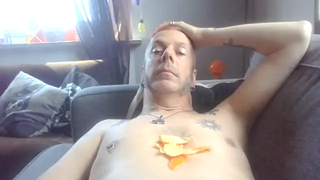 Snapshot of SHARPSkinhead chatting on May 14, 2026, 12:56 pm SHARPSkinhead online show from May 14, 2026, 12:56 pm