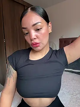 Sara LipsX online show from June 24, 2026, 10:42 pm