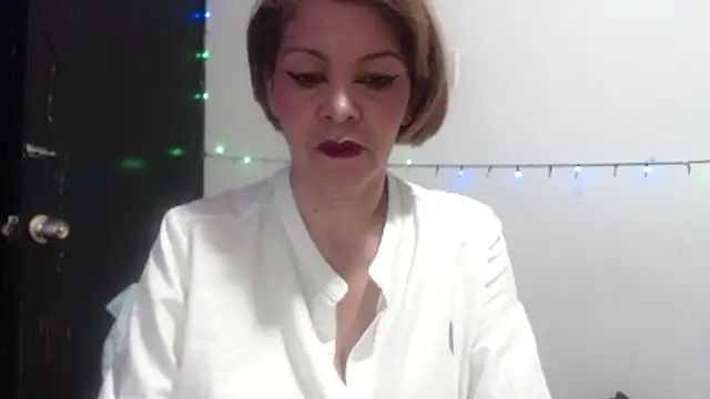electra-mommy online show from June 10, 2026, 10:03 am