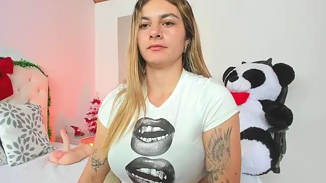 AtheneaRossi online show from December 28, 2024, 3:26 pm