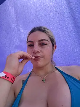 AtheneaRossi online show from March 15, 2026, 4:13 pm