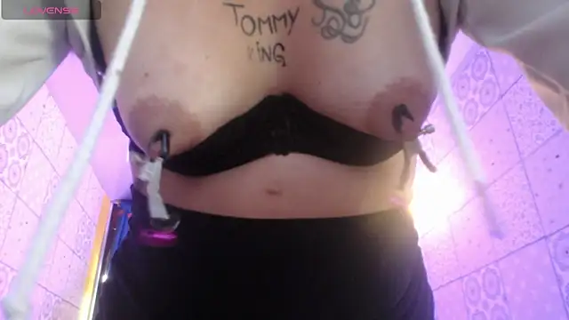 vitoria23  online show from March 12, 2025, 4:13 pm