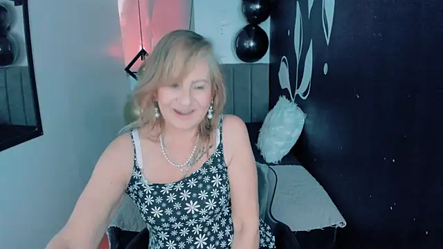 Snapshot of ScarletHoot_ chatting on December 11, 2024, 6:09 pm ScarletHoot  online show from December 11, 2024, 6:09 pm