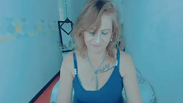 Snapshot of ScarletHoot_ chatting on January 20, 2025, 12:07 pm ScarletHoot  online show from January 20, 2025, 12:07 pm