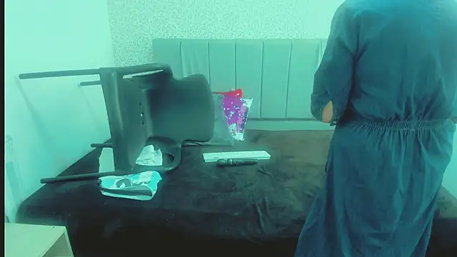 Snapshot of ScarletHoot_ chatting on January 25, 2025, 6:02 pm ScarletHoot  online show from January 25, 2025, 6:02 pm