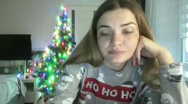  JustmeHere  online show from December 8, 2024, 12:30 pm