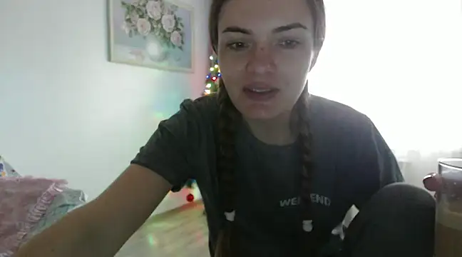  JustmeHere  online show from December 15, 2024, 10:28 am