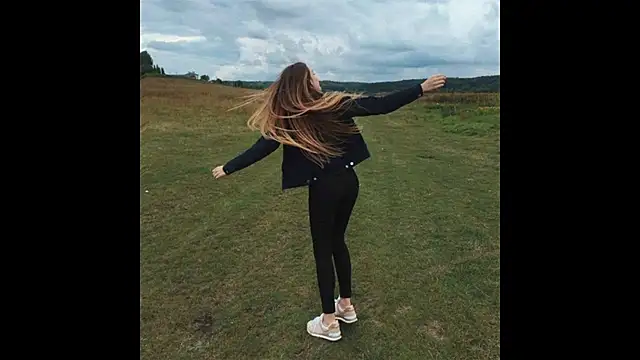  JustmeHere  online show from February 18, 2026, 9:49 am