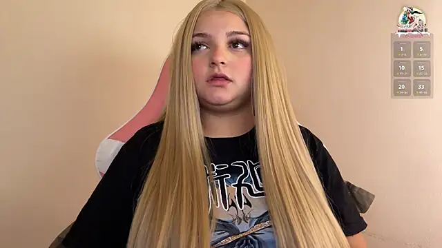 SweetPaige  online show from December 26, 2024, 8:11 pm