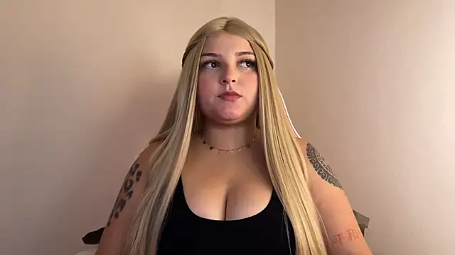 SweetPaige  online show from January 4, 2025, 9:41 pm