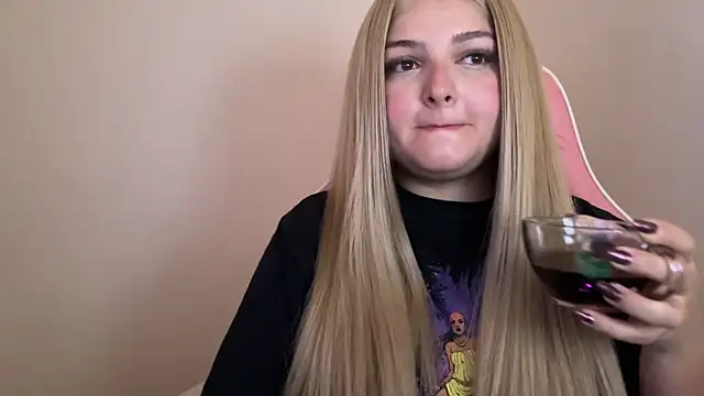 SweetPaige  online show from February 6, 2025, 12:48 pm