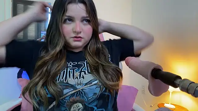 Snapshot of SweetPaige_ chatting on October 24, 2025, 3:52 pm SweetPaige online show from October 24, 2025, 3:52 pm