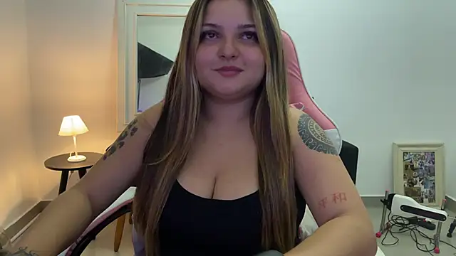 SweetPaige  online show from April 22, 2026, 1:19 am