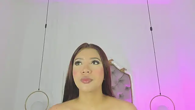 Snapshot of Pushaina__ chatting on October 28, 2025, 3:32 am Pushaina   online show from October 28, 2025, 3:32 am
