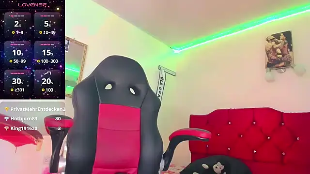 naomy  xx online show from February 3, 2025, 7:31 pm