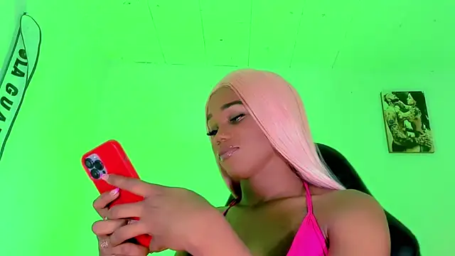 naomy  xx online show from October 7, 2025, 3:20 pm