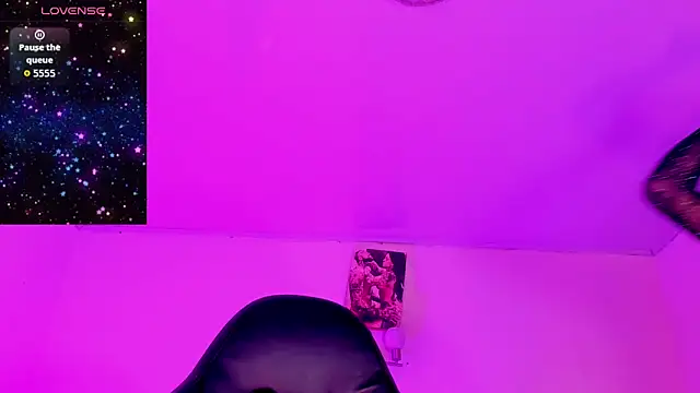 naomy  xx online show from November 19, 2025, 3:17 am