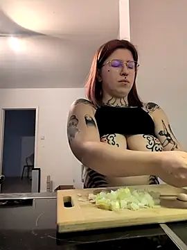 divine eve online show from December 1, 2025, 12:21 pm