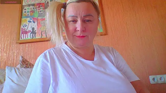 Snapshot of mira_robinsonnn chatting on October 12, 2025, 3:05 am mira robinsonnn online show from October 12, 2025, 3:05 am