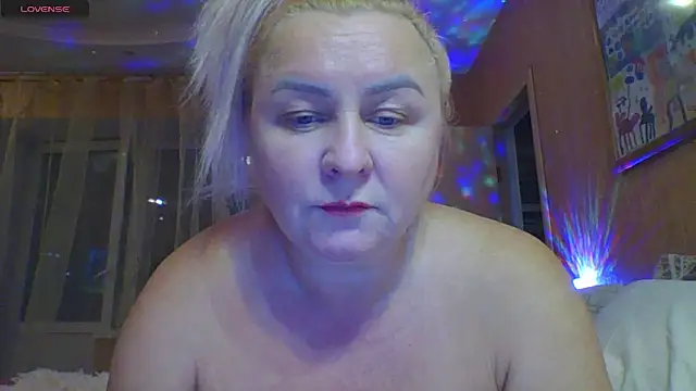 Snapshot of mira_robinsonnn chatting on October 19, 2025, 9:26 pm mira robinsonnn online show from October 19, 2025, 9:26 pm