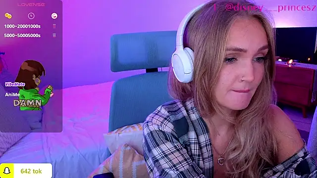 Snapshot of PrincessVS chatting on February 22, 2026, 11:42 am PrincessVS online show from February 22, 2026, 11:42 am