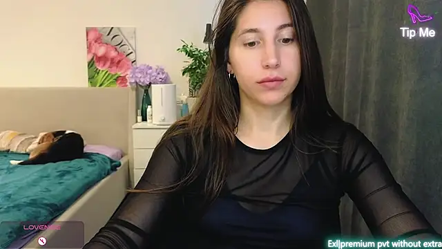Snapshot of marrycolins chatting on July 27, 2026, 3:24 am marrycolins online show from July 27, 2026, 3:24 am