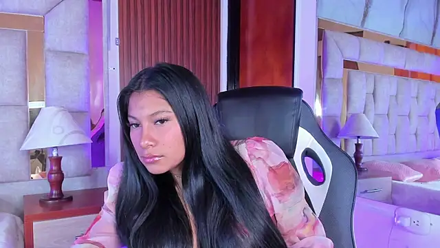 LinnaGardenia online show from January 11, 2026, 1:27 pm