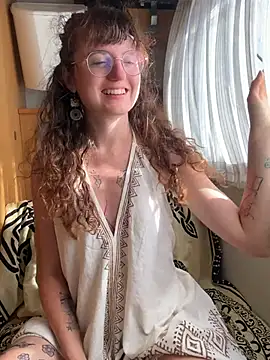  foxygirl  online show from June 14, 2026, 3:36 pm