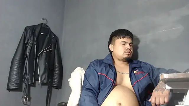 Snapshot of DickMasterfindom chatting on March 21, 2025, 4:51 pm DickMasterfindom online show from March 21, 2025, 4:51 pm