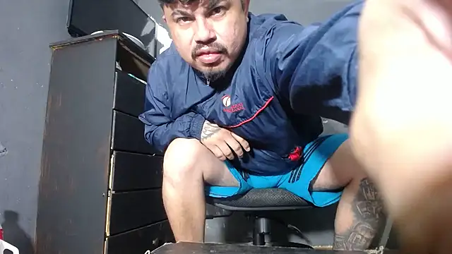 Snapshot of DickMasterfindom chatting on September 14, 2025, 6:45 am DickMasterfindom online show from September 14, 2025, 6:45 am
