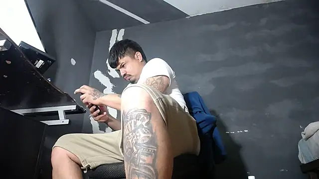 Snapshot of DickMasterfindom chatting on September 16, 2025, 1:28 am DickMasterfindom online show from September 16, 2025, 1:28 am