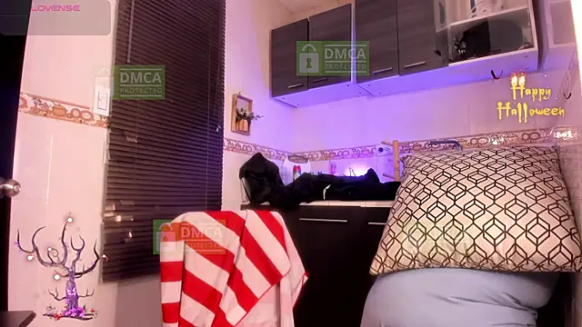 Snapshot of Jhonny-Blake chatting on October 14, 2025, 9:04 pm Jhonny-Blake online show from October 14, 2025, 9:04 pm