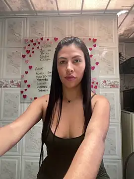 Snapshot of Alanna_atm_ chatting on January 16, 2025, 4:18 pm Alanna atm online show from January 16, 2025, 4:18 pm