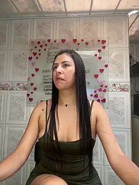 Snapshot of Alanna_atm_ chatting on January 16, 2025, 7:20 pm Alanna atm online show from January 16, 2025, 7:20 pm