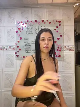 Snapshot of Alanna_atm_ chatting on January 16, 2025, 10:23 pm Alanna atm online show from January 16, 2025, 10:23 pm