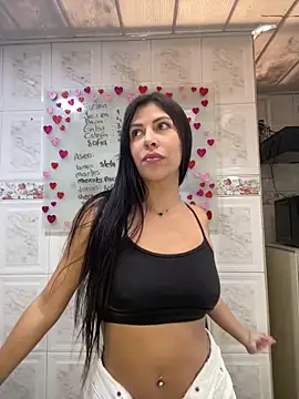 Snapshot of Alanna_atm_ chatting on February 4, 2025, 6:27 pm Alanna atm online show from February 4, 2025, 6:27 pm