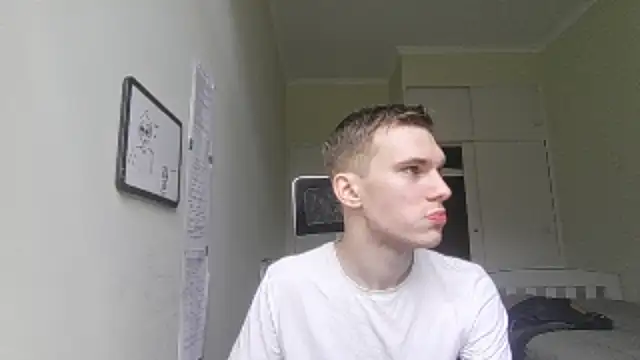 Snapshot of bluegaze6 chatting on October 10, 2025, 12:20 am bluegaze6 online show from October 10, 2025, 12:20 am