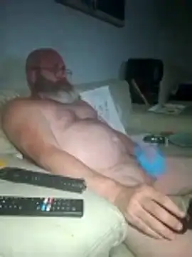 Snapshot of iambradz chatting on November 17, 2025, 3:07 pm iambradz online show from November 17, 2025, 3:07 pm