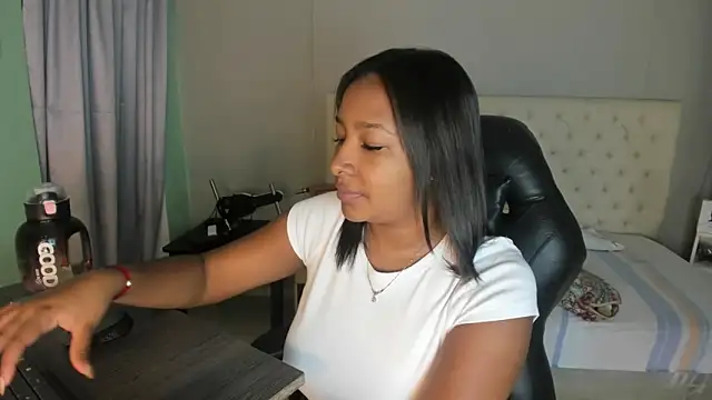 nami sam01 online show from October 3, 2025, 1:52 pm