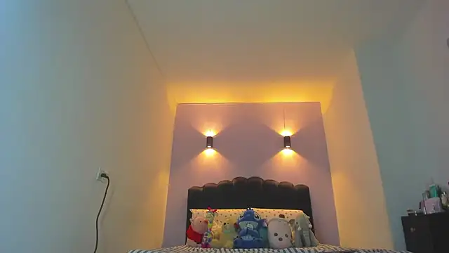 Sofia Clauss  online show from February 17, 2026, 4:20 am