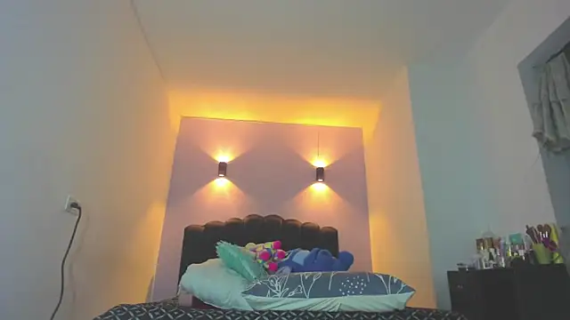 Sofia Clauss  online show from May 4, 2026, 4:19 am