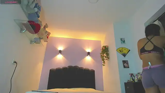 Sofia Clauss  online show from June 19, 2026, 4:50 am