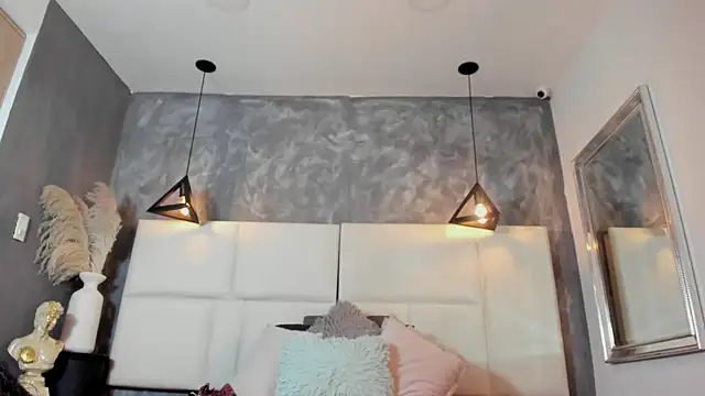 Sofia Clauss  online show from July 17, 2026, 4:19 am