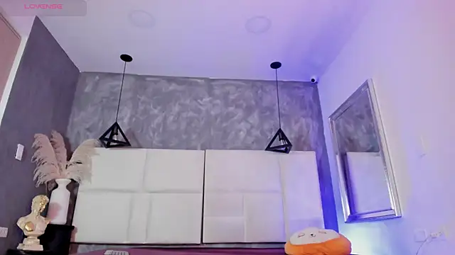 Sofia Clauss  online show from August 5, 2026, 4:26 am