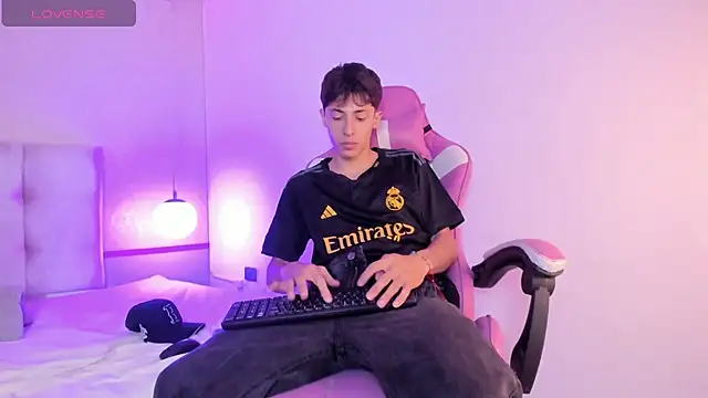 AlessandroDybala online show from December 28, 2024, 12:03 pm